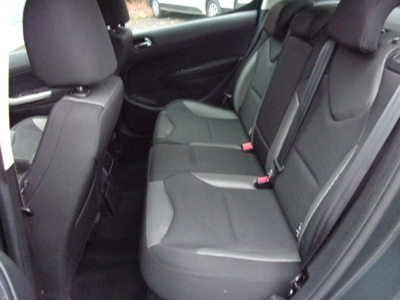 PEUGEOT 308 308 1.6 HDi-015.jpg